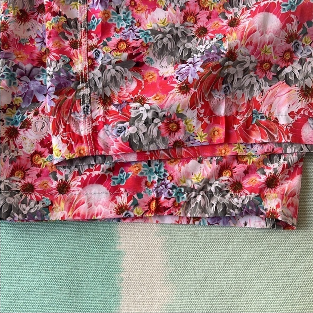 Lululemon Floral Print Rollin' With My Omies Pant HEM HAS BEEN ALTERED - Picture 14 of 14